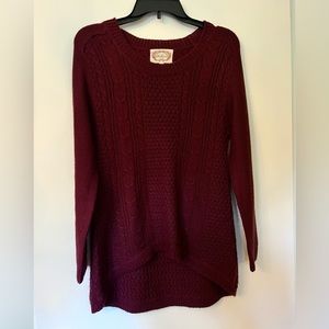 Burgundy soft knit sweater like new marked large but fits like small